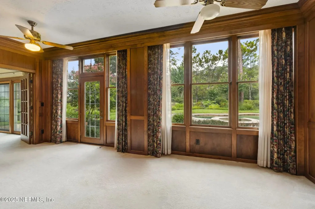 7838 Woodsdale Lane Jacksonville FL 32256