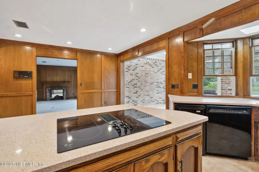 7838 Woodsdale Lane Jacksonville FL 32256