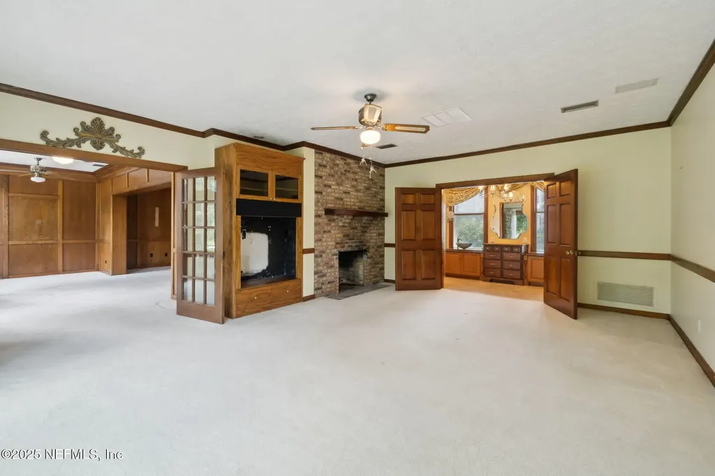 7838 Woodsdale Lane Jacksonville FL 32256