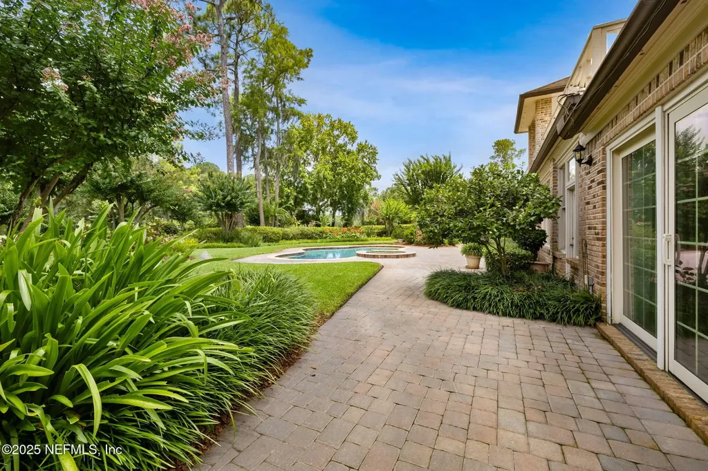 7838 Woodsdale Lane Jacksonville FL 32256