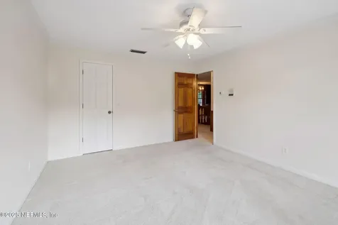 7838 Woodsdale Lane Jacksonville FL 32256