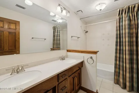 7838 Woodsdale Lane Jacksonville FL 32256