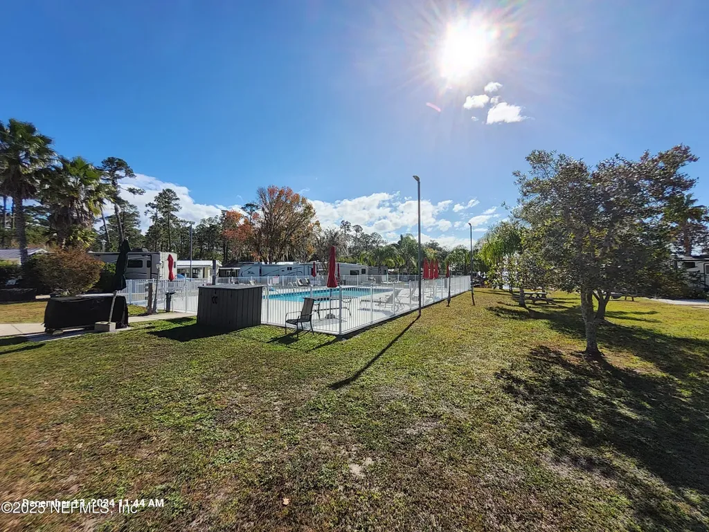 1074 Front Street #50b Street Welaka FL 32193