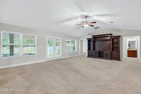 9559 Garden Street Jacksonville FL 32219