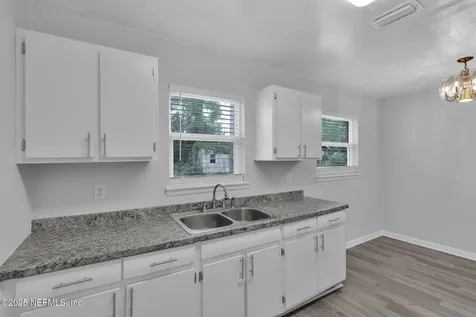 2480 Drake Avenue Jacksonville FL 32218