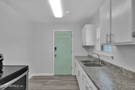 2480 Drake Avenue Jacksonville FL 32218