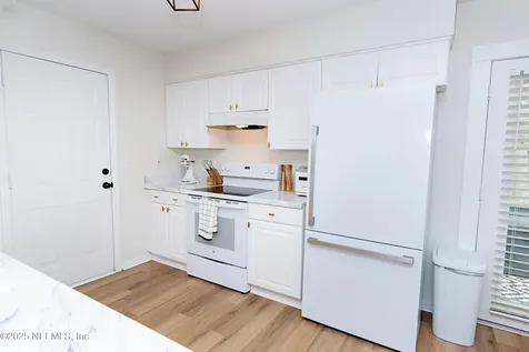 829 E Shuey Avenue Macclenny FL 32063