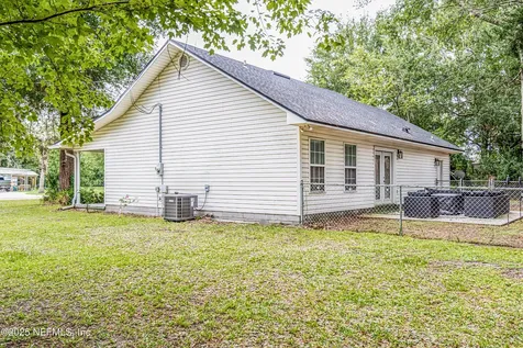 829 E Shuey Avenue Macclenny FL 32063
