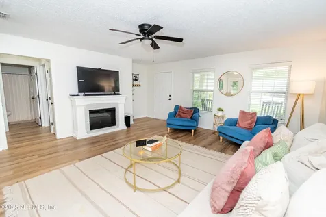 829 E Shuey Avenue Macclenny FL 32063