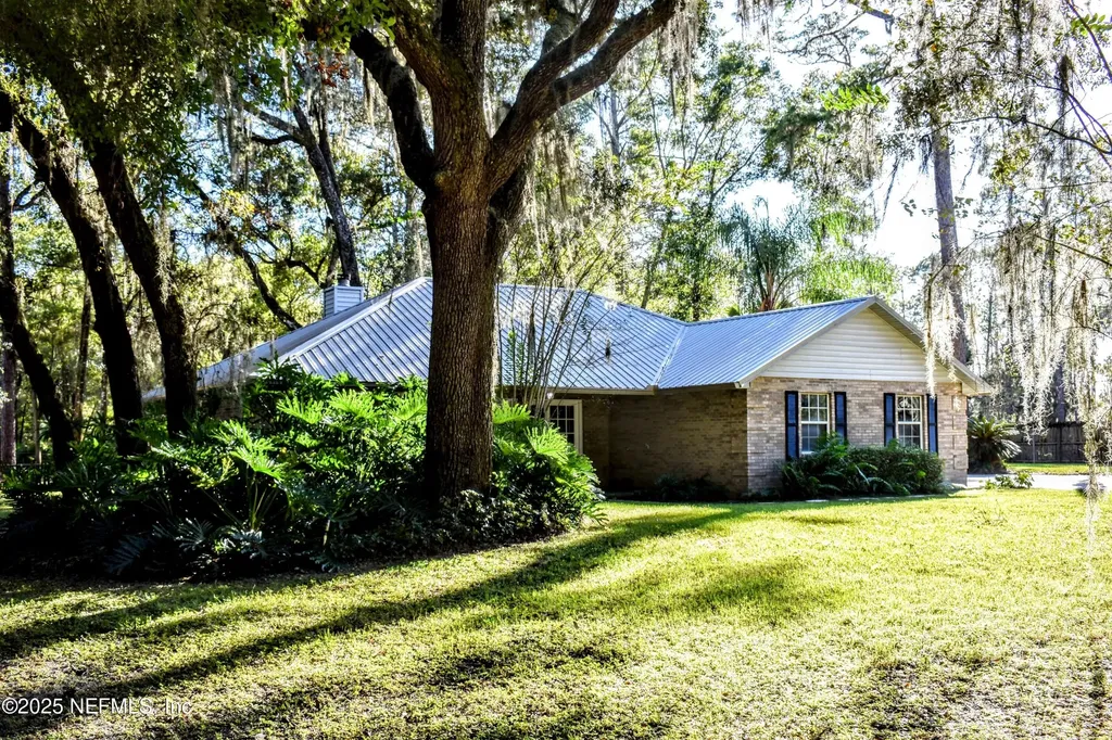 101 Roberts Court Palatka FL 32177