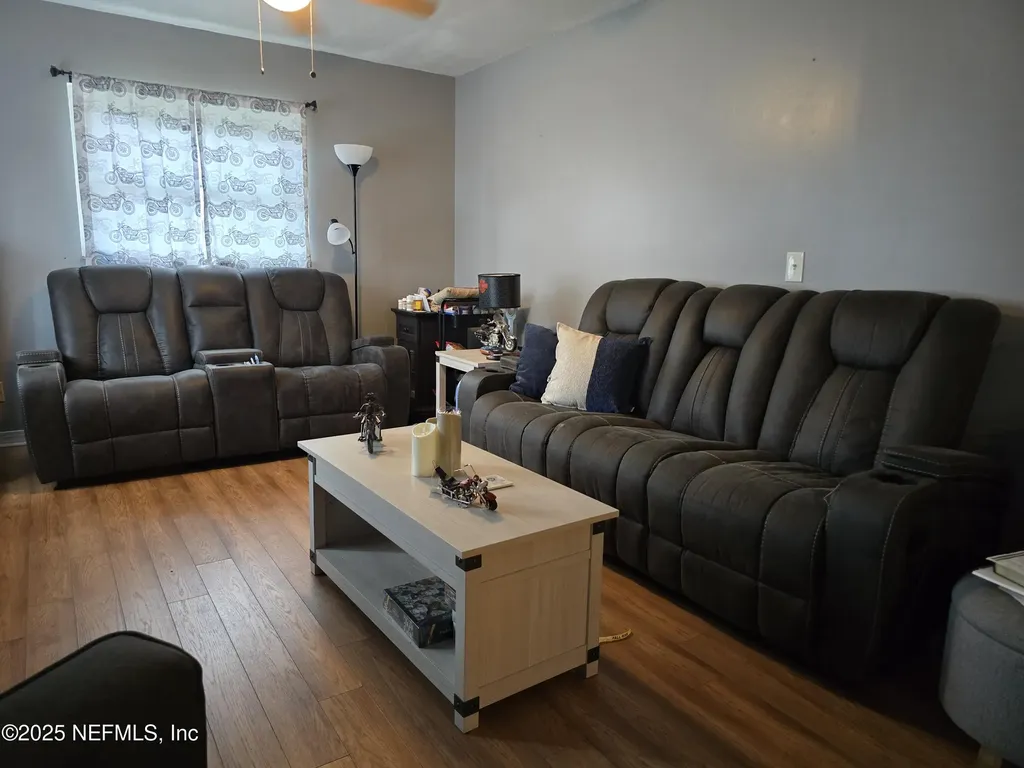 6051 Foxfire Court Jacksonville FL 32244
