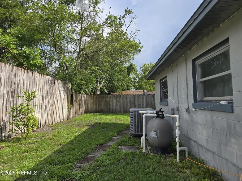 6051 Foxfire Court Jacksonville FL 32244
