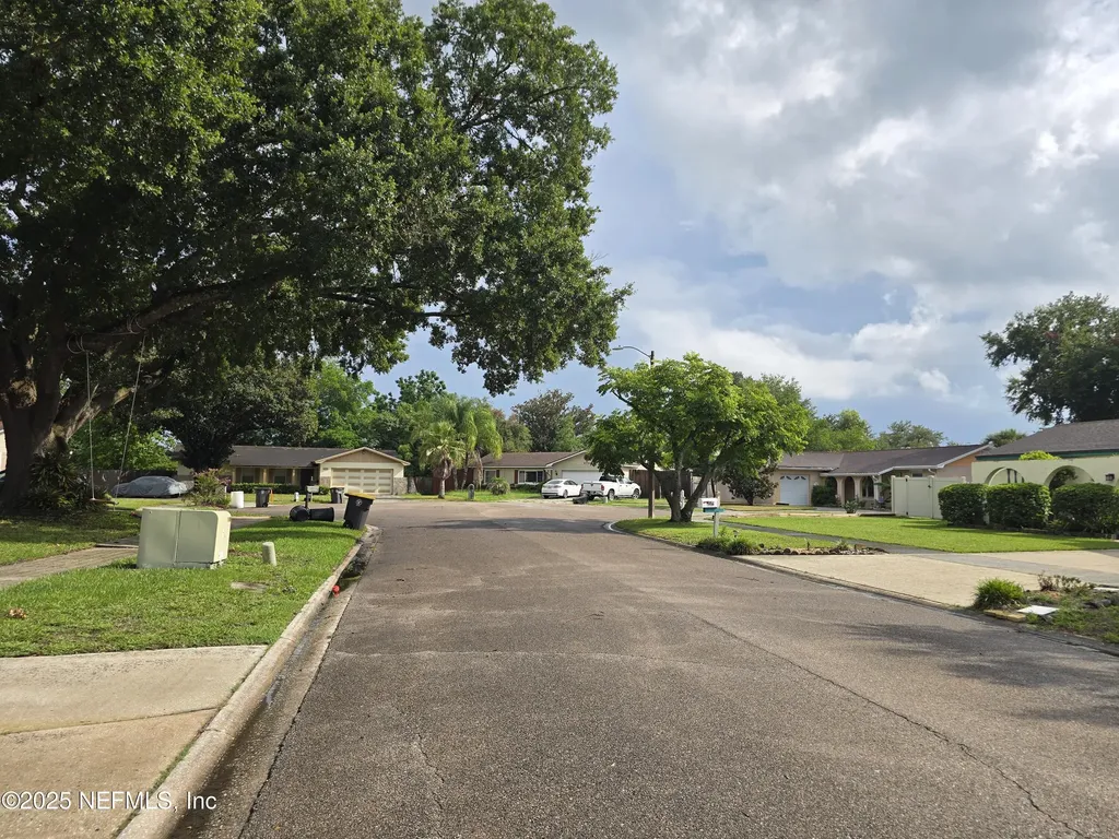 6051 Foxfire Court Jacksonville FL 32244