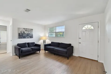 4423 Clinton Avenue Jacksonville FL 32207