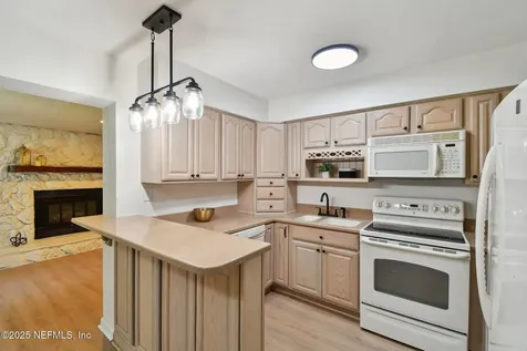 4423 Clinton Avenue Jacksonville FL 32207