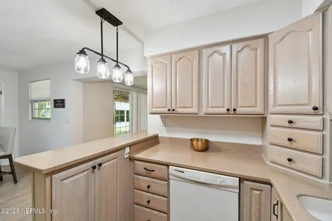 4423 Clinton Avenue Jacksonville FL 32207
