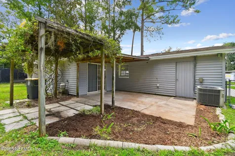 4423 Clinton Avenue Jacksonville FL 32207