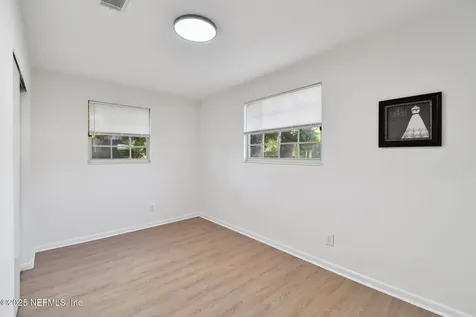 4423 Clinton Avenue Jacksonville FL 32207