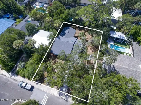 378 Plaza Atlantic Beach FL 32233