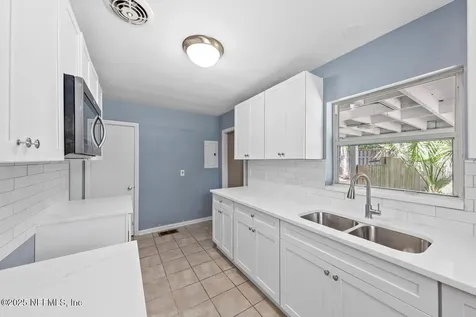 378 Plaza Atlantic Beach FL 32233