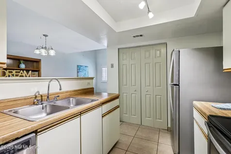 2914 Songbird Drive Jacksonville FL 32233