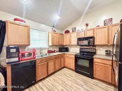 242 Mango Drive Palatka FL 32177