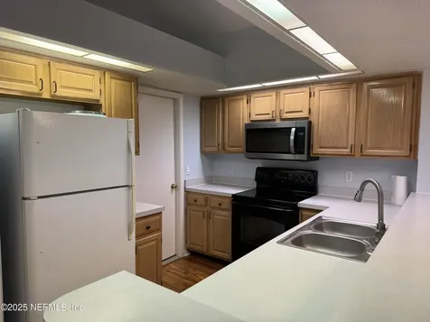 7701 Leesburg Drive S Jacksonville FL 32277