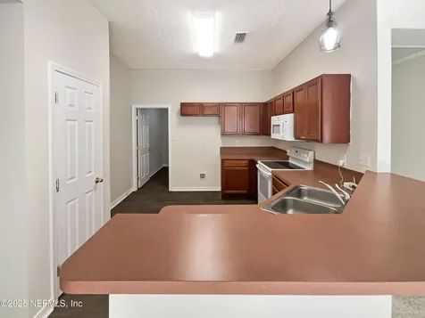 7700 Lookout Point Drive Jacksonville FL 32210