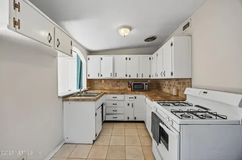3017 Lorman Drive Jacksonville FL 32223