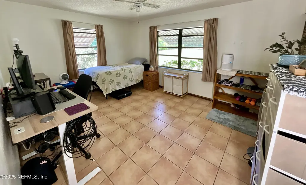 137 Oak Circle Interlachen FL 32148
