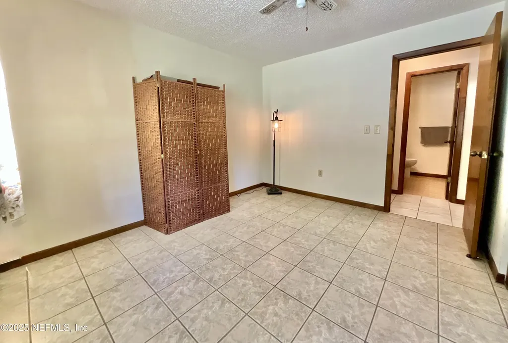 137 Oak Circle Interlachen FL 32148