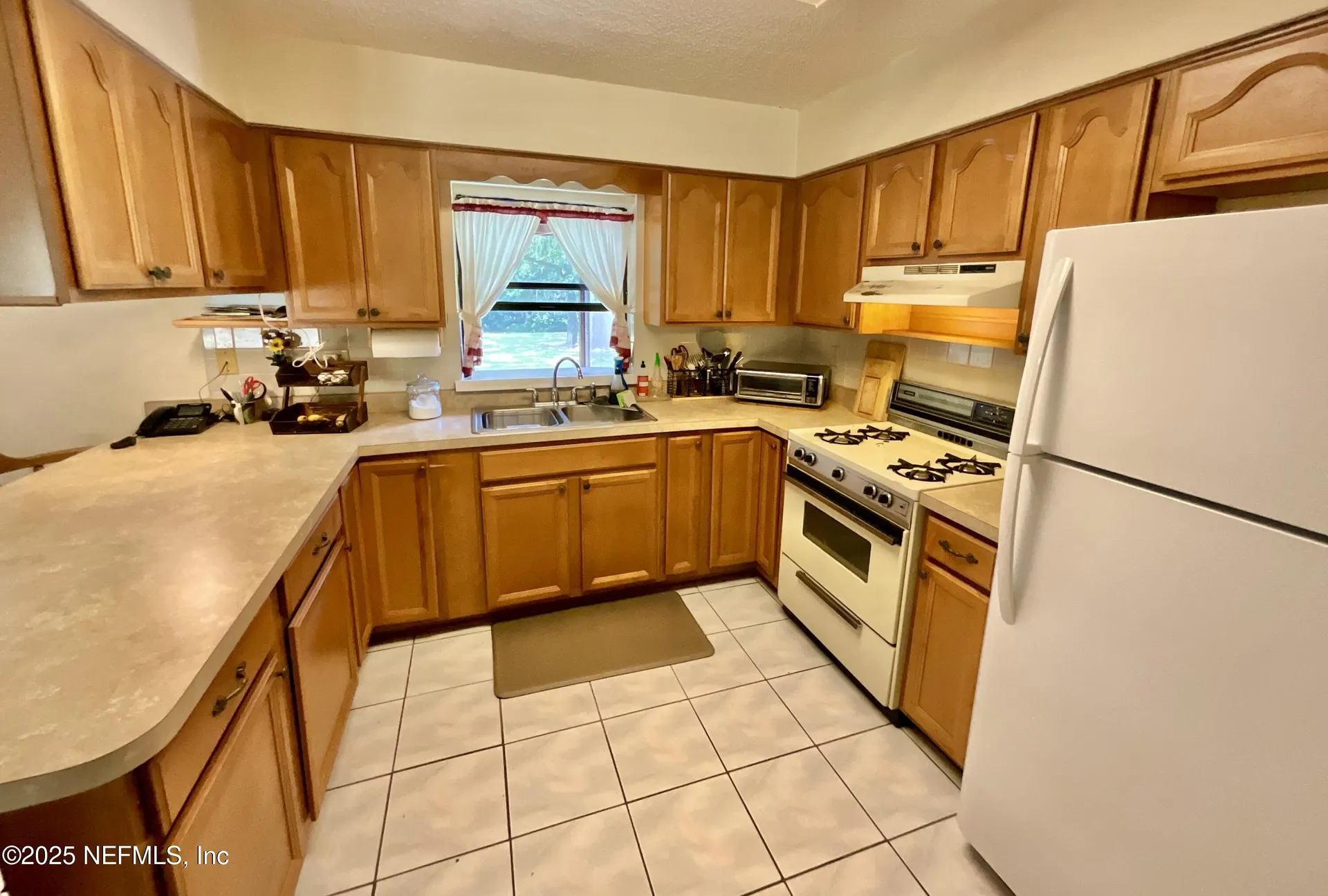 137 Oak Circle Interlachen FL 32148