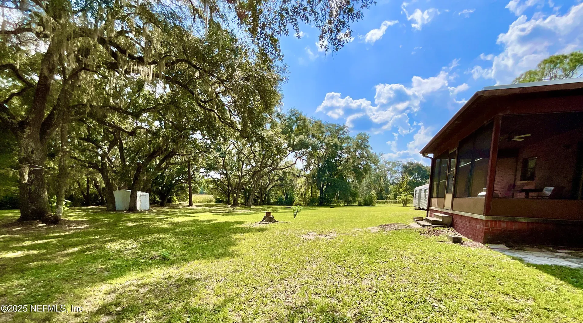 137 Oak Circle Interlachen FL 32148