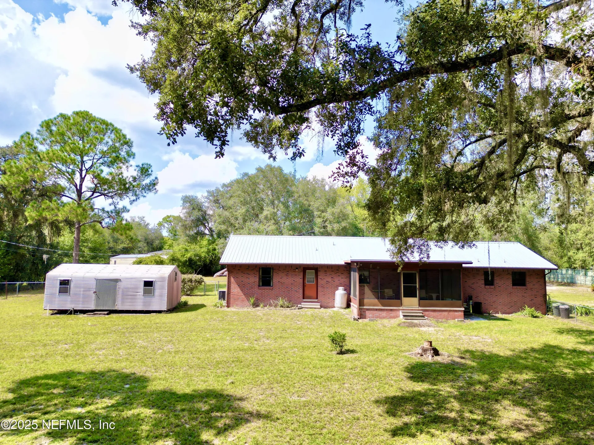 137 Oak Circle Interlachen FL 32148