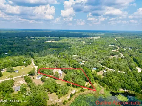 137 Oak Circle Interlachen FL 32148