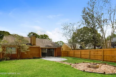 8038 Loch Lomond Lane Jacksonville FL 32244
