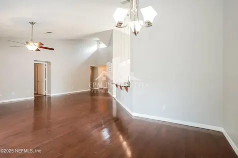 8038 Loch Lomond Lane Jacksonville FL 32244