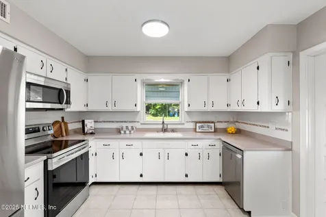 3225 Sandhurst Road E Jacksonville FL 32277