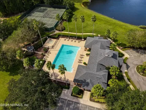 10557 Roundwood Glen Court Jacksonville FL 32256
