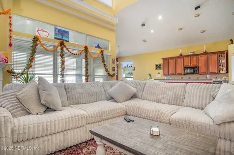 4536 Ecton Lane E Jacksonville FL 32246