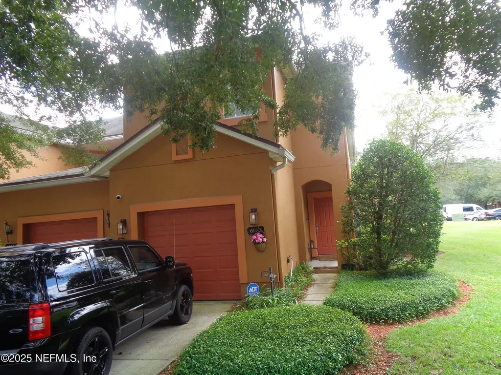 6882 Lake Mist Lane Jacksonville FL 32210