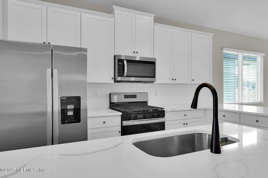 2128 Black Glass Place Middleburg FL 32068