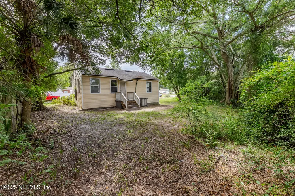 681 Chestnut Drive Jacksonville FL 32208