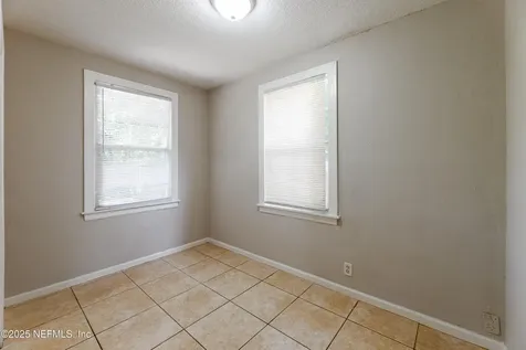 681 Chestnut Drive Jacksonville FL 32208