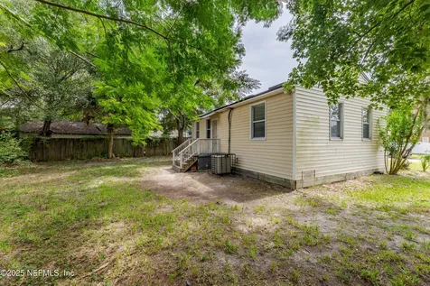 681 Chestnut Drive Jacksonville FL 32208