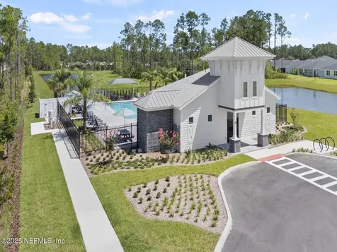 18 Dilly Court Palm Coast FL 32164