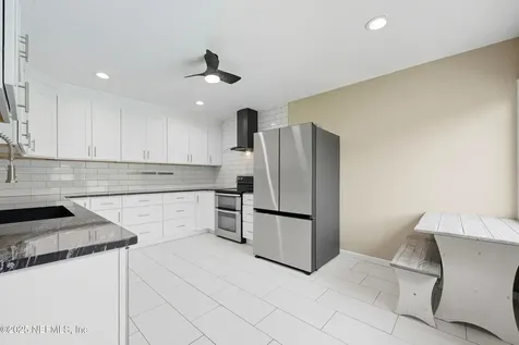 5253 Alloaks Court Jacksonville FL 32258