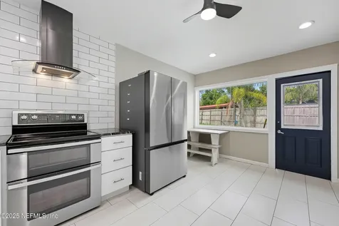 5253 Alloaks Court Jacksonville FL 32258