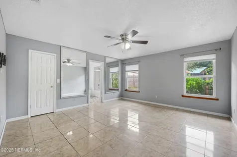 5253 Alloaks Court Jacksonville FL 32258