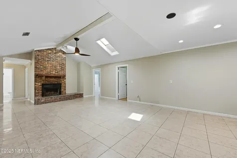 5253 Alloaks Court Jacksonville FL 32258